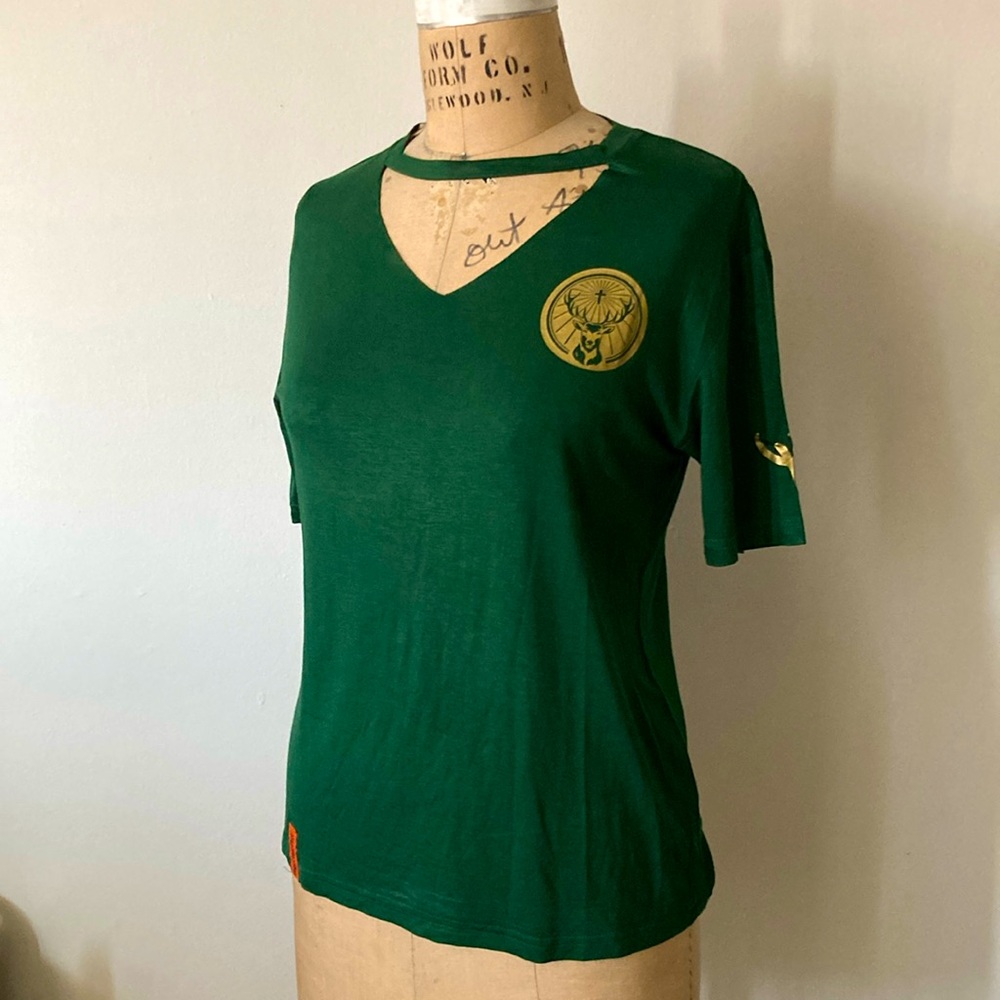 NEW Womens super soft Jäegermeister cut collar tee Medium v neck green bartender